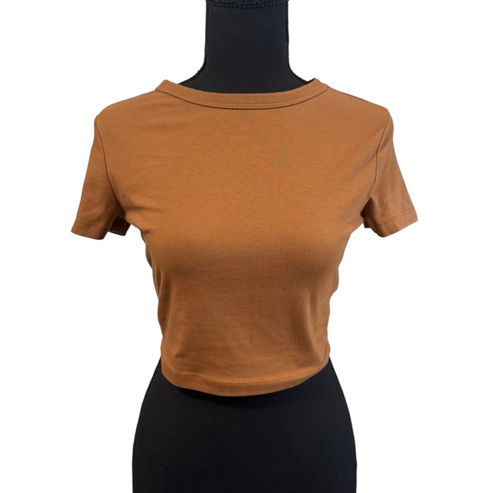 Women’s juniors brown Wild Fable short sleeve crop top size S